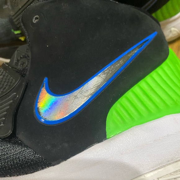 Nike Kyrie 6 Shutter Shades Sneakers - Picture 10 of 12